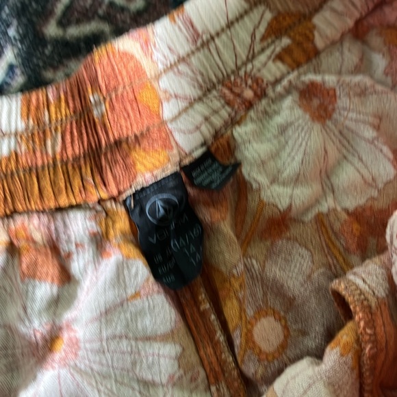 Volcom Floral Shorts - Picture 3 of 4